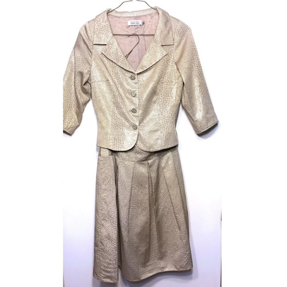 Rickie Freeman Teri Jon Metallic 2 Piece Suit